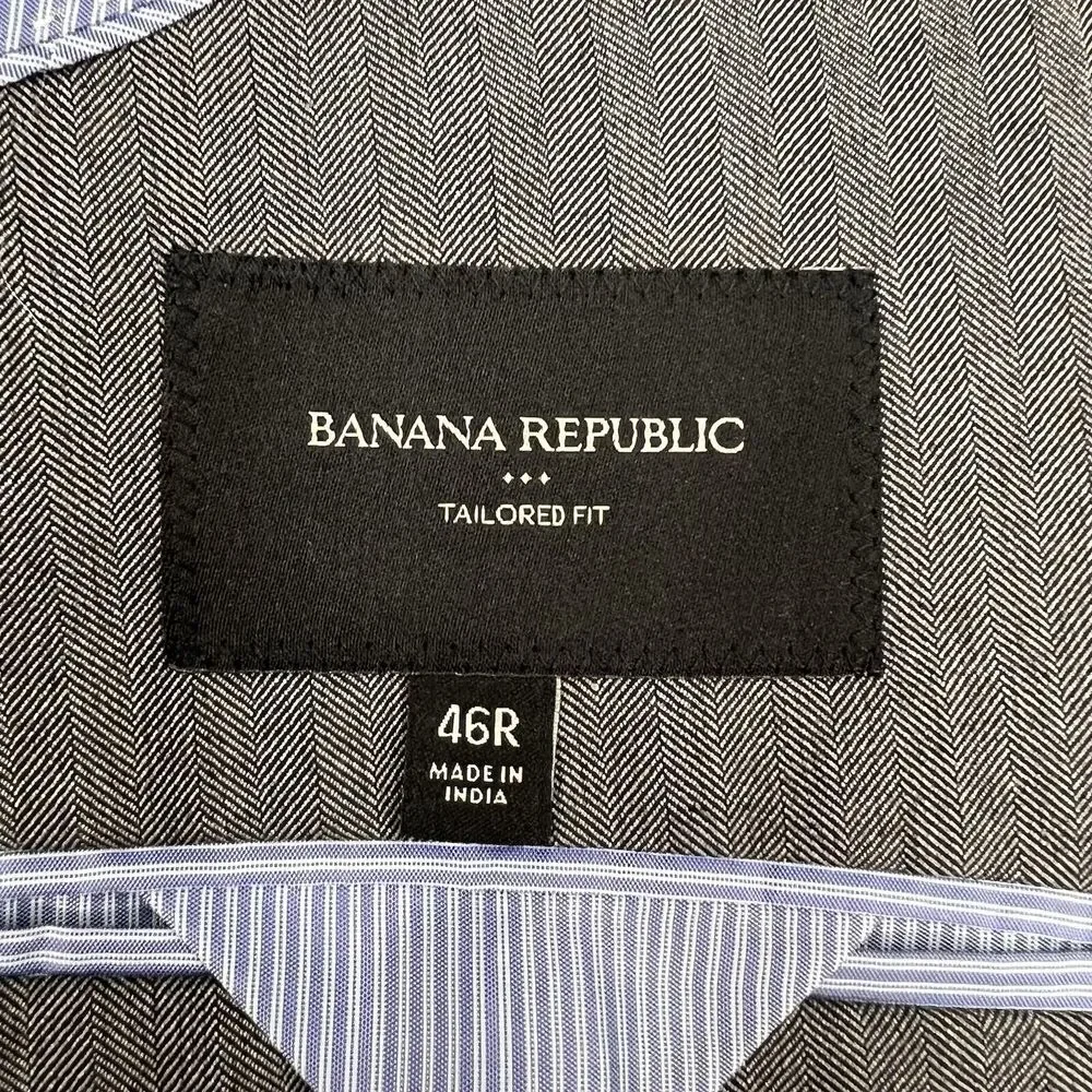 Banana Republic Sport Jacket Blazer Mens 46R Tailored Slim Polyester Herringbone
